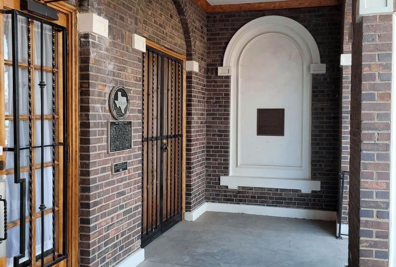 The First Kindergarten in Texas Marker - new location image. Click for full size.