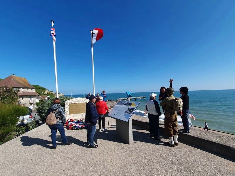 <lang=fr>Le port artificiel "Mulberry" d'Omaha Beach Marker image. Click for full size.