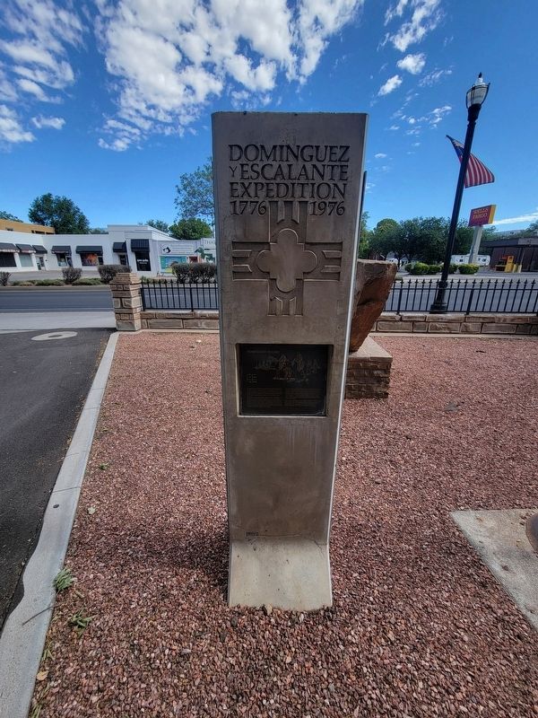 The Old Hurricane Bell Marker image. Click for full size.