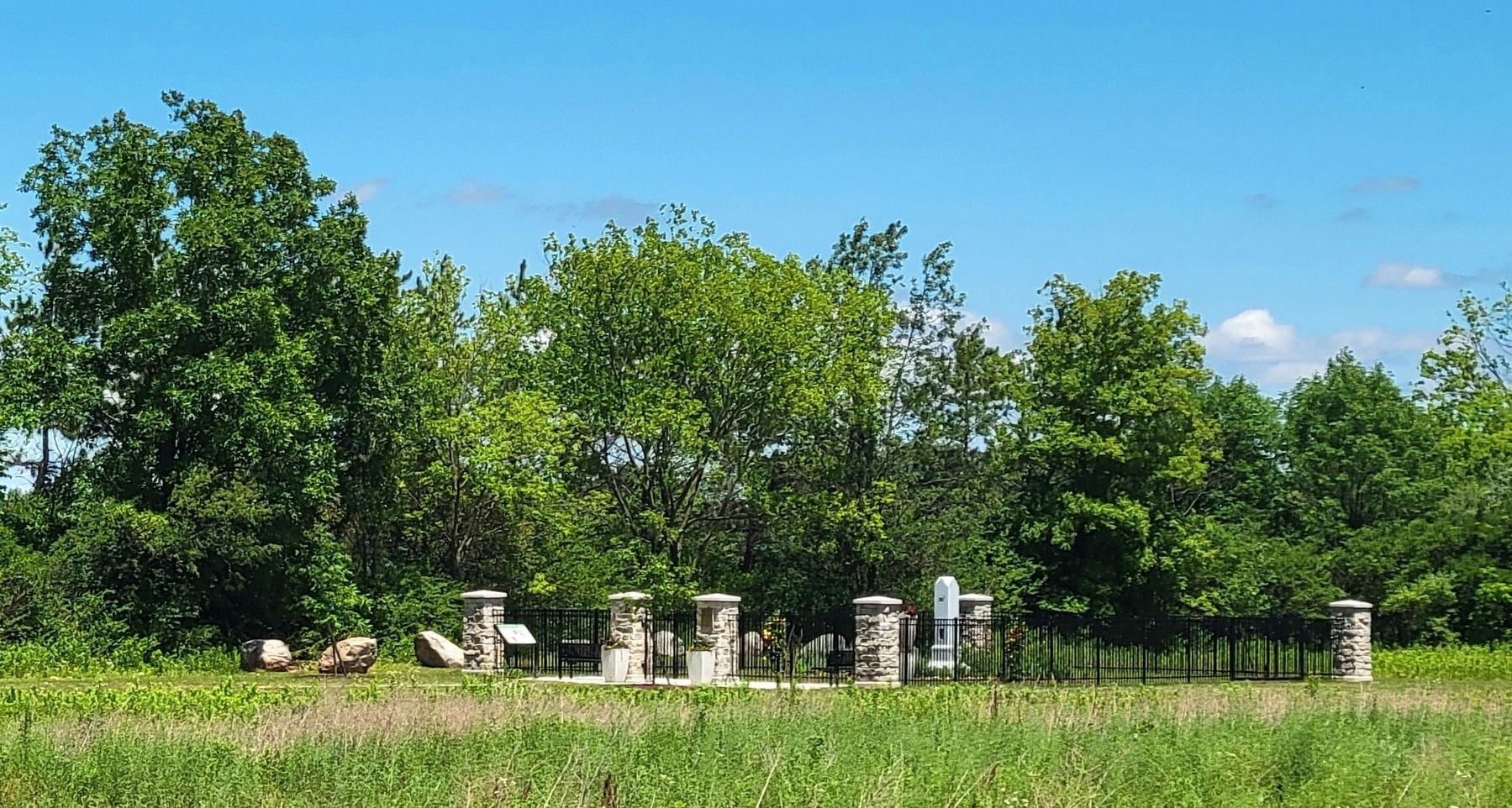Brown-Harris Cemetery, Dublin, Ohio. Click for full size. Brown-Harris Cemetery, Dublin, Ohio image. Click for full size.