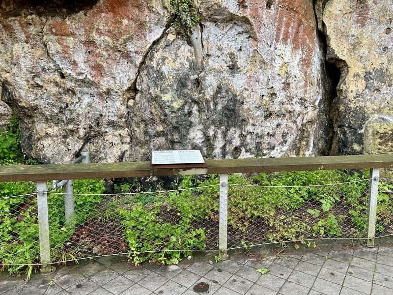 De Vondst Van De Vuursteenmijnen / The Discovery of the Flint Mines Marker - wide view image. Click for full size.