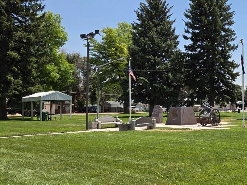 Wide view of Pvt Joe P. Martinez statue image. Click for full size.