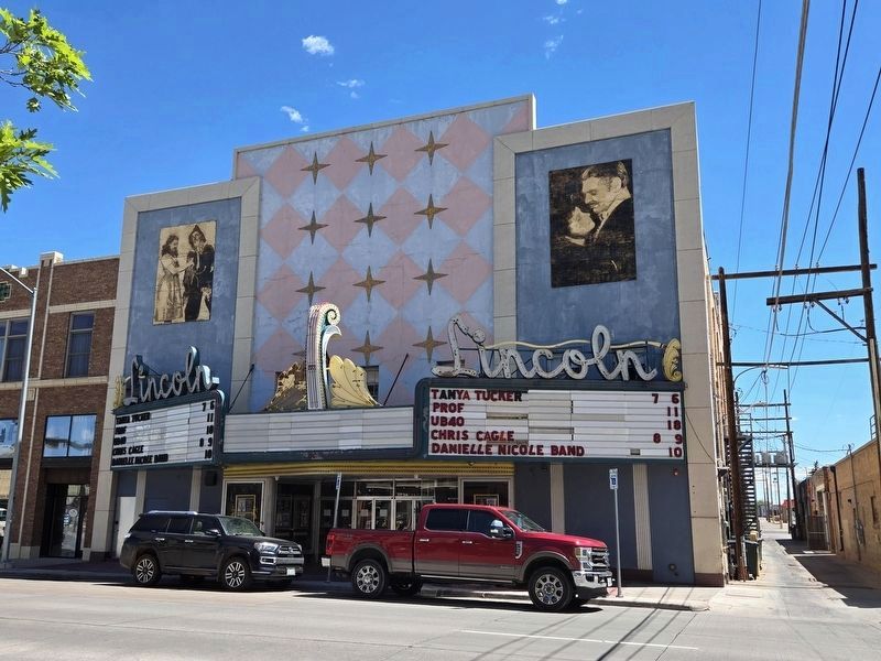 The Lincoln Theater as mentioned on the marker image. Click for full size.