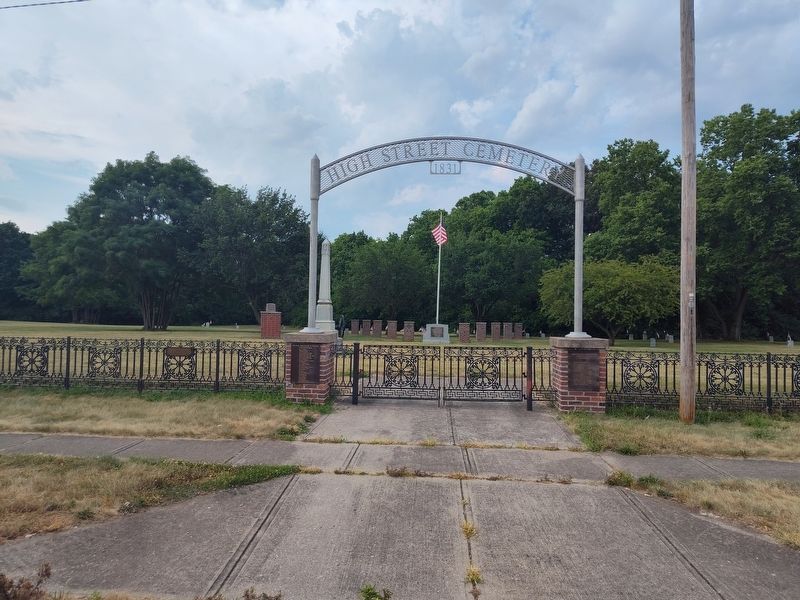High Street Cemetery Arch. Click for full size. High Street Cemetery Arch image. Click for full size.
