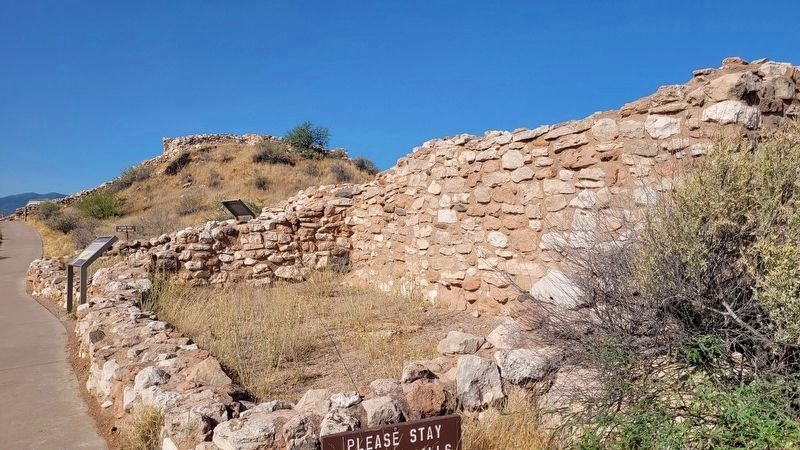 The view of the marker along the trail image. Click for full size.