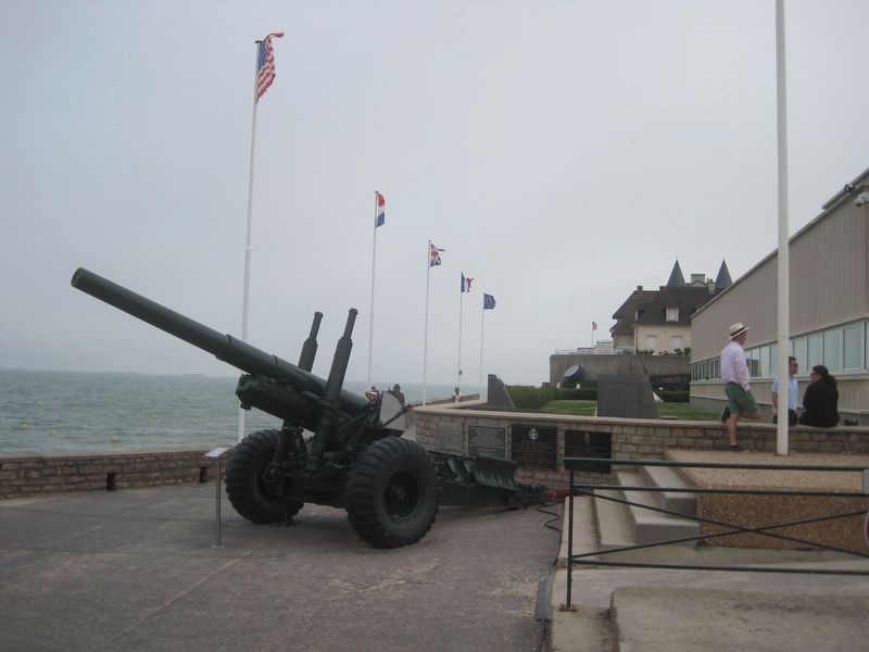5.5-Inch Medium Gun Mk III and Marker image. Click for full size.