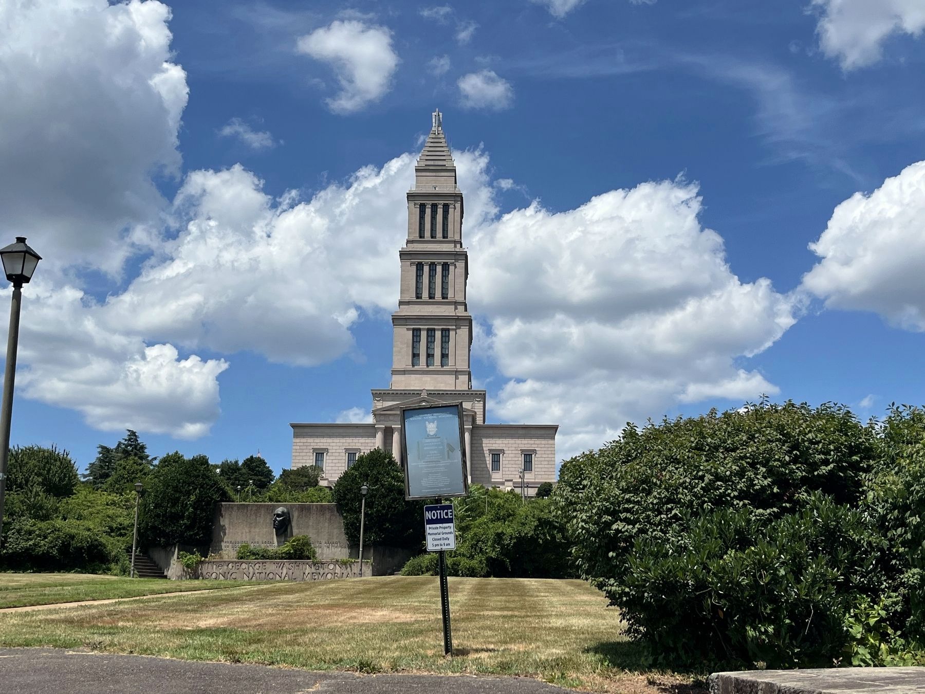 The George Washington Masonic National Memorial image. Click for full size.
