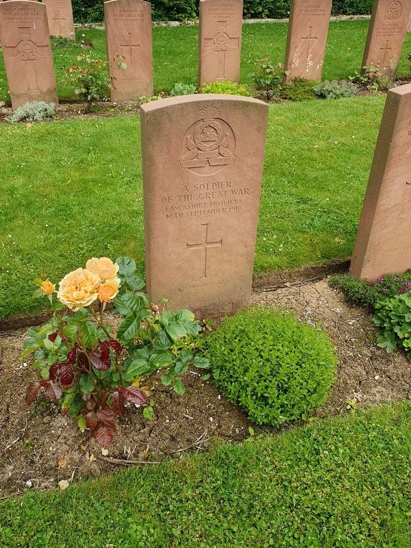 Grave of an unknown soldier at the Martinsart British Cemetery. Click for full size. Grave of an unknown soldier at the Martinsart British Cemetery image. Click for full size.