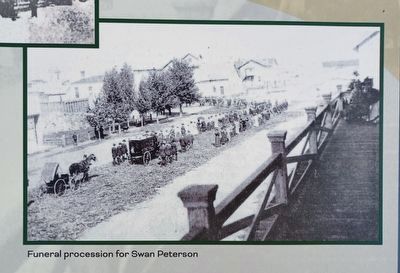 The Lewiston House Marker � right image image. Click for full size.