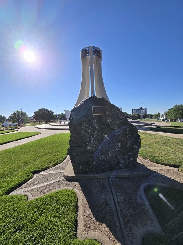 Rear view of the monument. Click for full size. Rear view of the monument image. Click for full size.