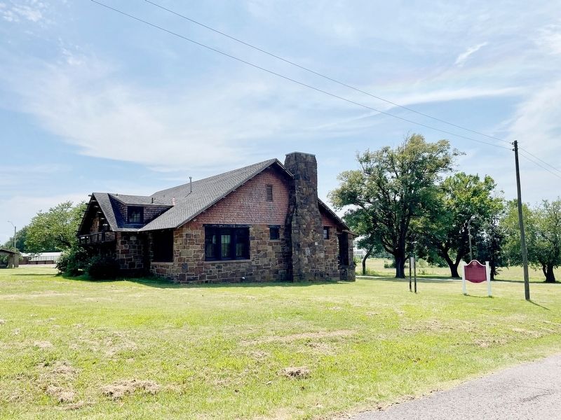 Ataloa Lodge & Marker image. Click for full size.