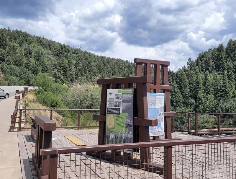 The view of the marker along the viewing platform for the trestle. Click for full size. The view of the marker along the viewing platform for the trestle image. Click for full size.