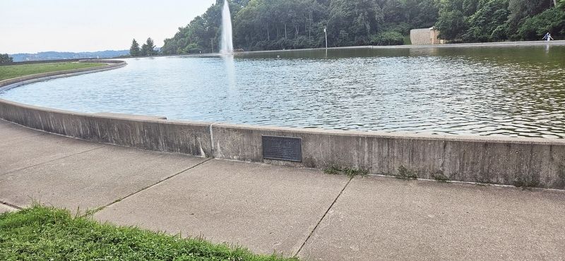 The Fountain On Mirror Lake Marker. Click for full size. The Fountain On Mirror Lake Marker image. Click for full size.