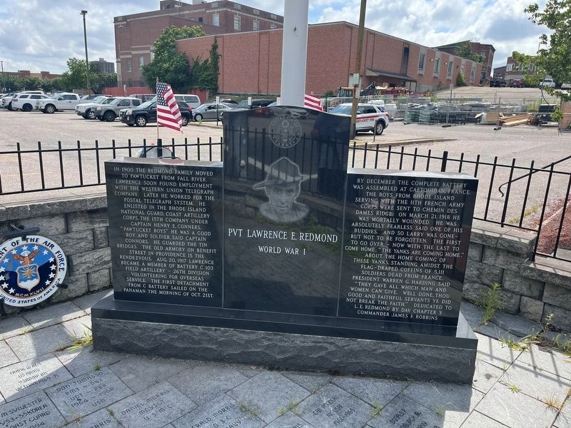 Pvt Lawrence E. Redmond Memorial image. Click for full size.