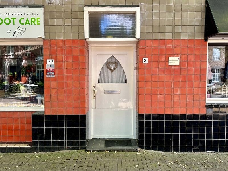 Voormalige Bakkerij / Former Bakery Marker - wide view. Click for full size. Voormalige Bakkerij / Former Bakery Marker - wide view image. Click for full size.