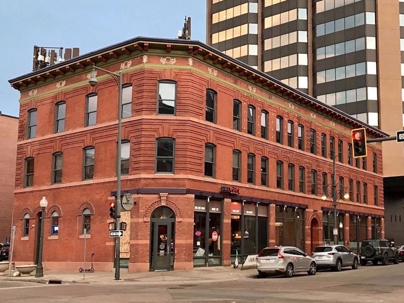 St. Elmo Hotel image. Click for full size.