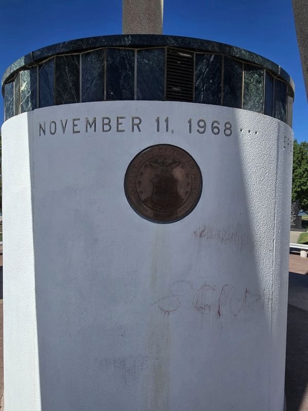 Veterans Memorial (side 5) image. Click for full size.