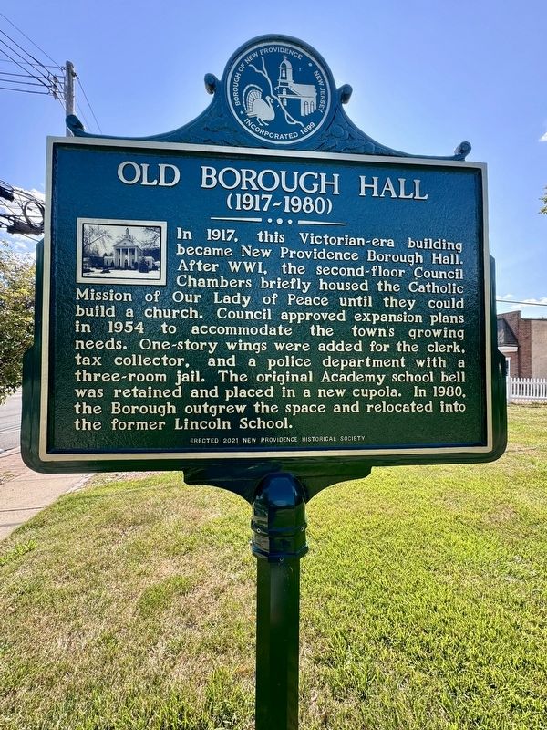 Old Borough Hall (1917-1980) image. Click for full size.
