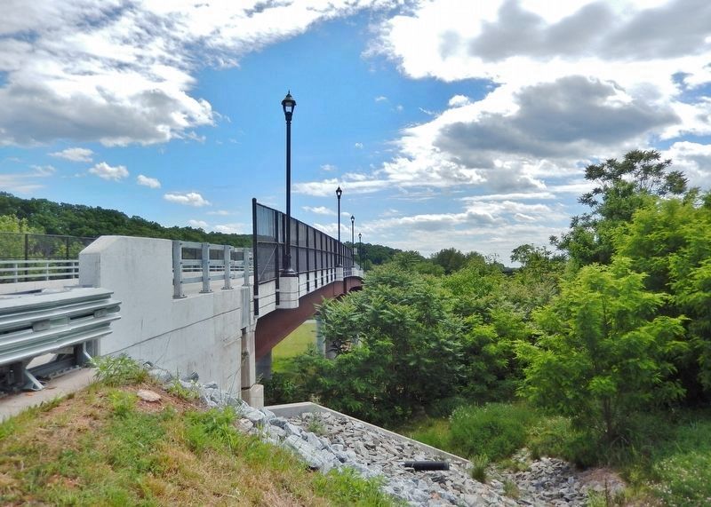 Hurt-Altavista Bridge image. Click for full size.