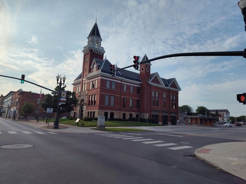 Bowling Green City Building image. Click for full size.