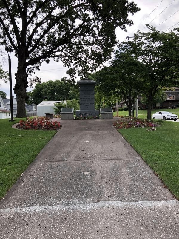 Richmond Pioneer Cemetery Markers image. Click for full size.