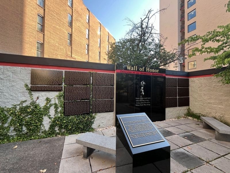Miners Memorial image. Click for full size.