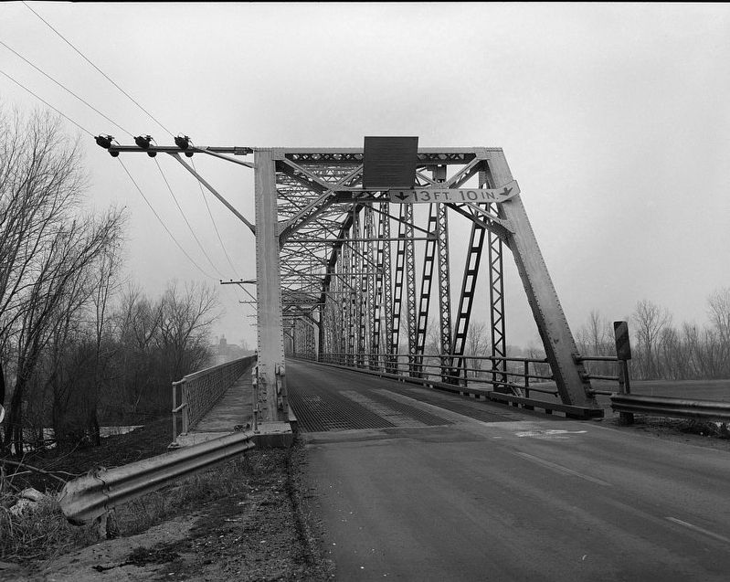 Old Trails National Highway Bridge approach image. Click for full size.