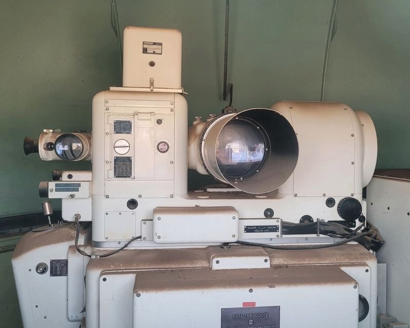 The inside optics of the Cinetheodolite image. Click for full size.