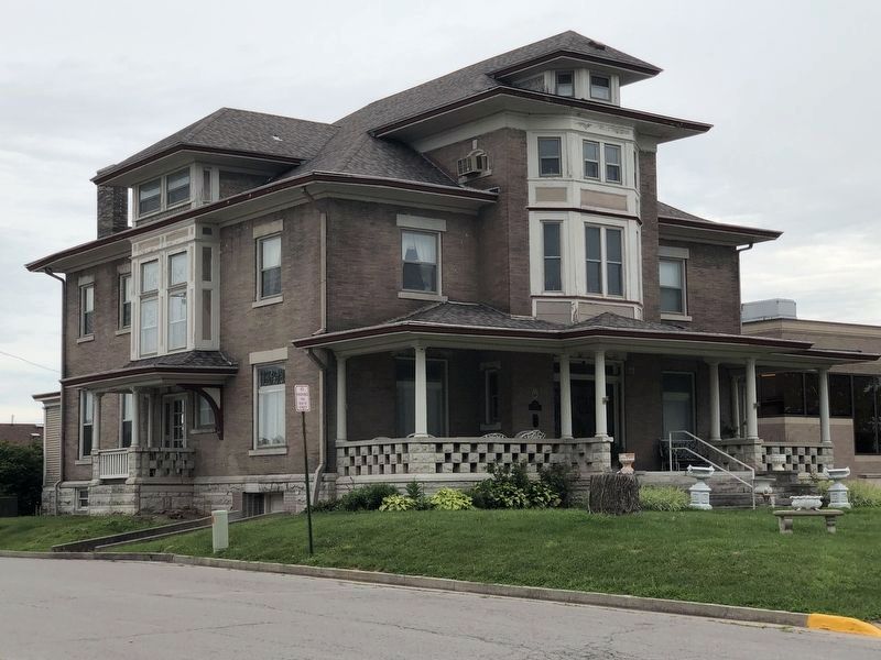 Dave and Ida McCue House (c. 1910) image. Click for full size.