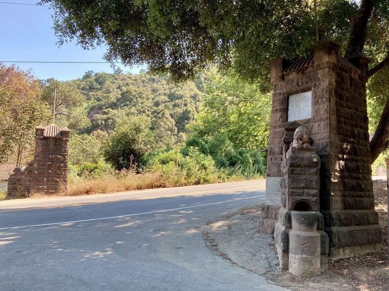 Foster Park Lion Entrance image. Click for full size.