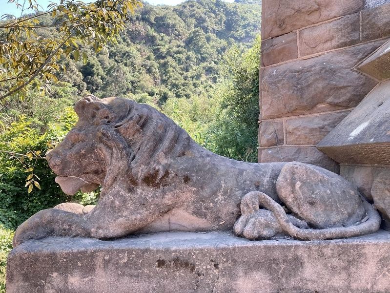 Foster Park Lion Entrance image. Click for full size.