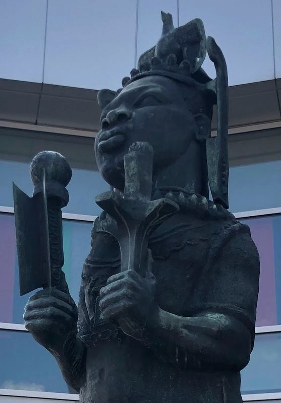 A close-in view of the statue. Click for full size. A close-in view of the statue image. Click for full size.