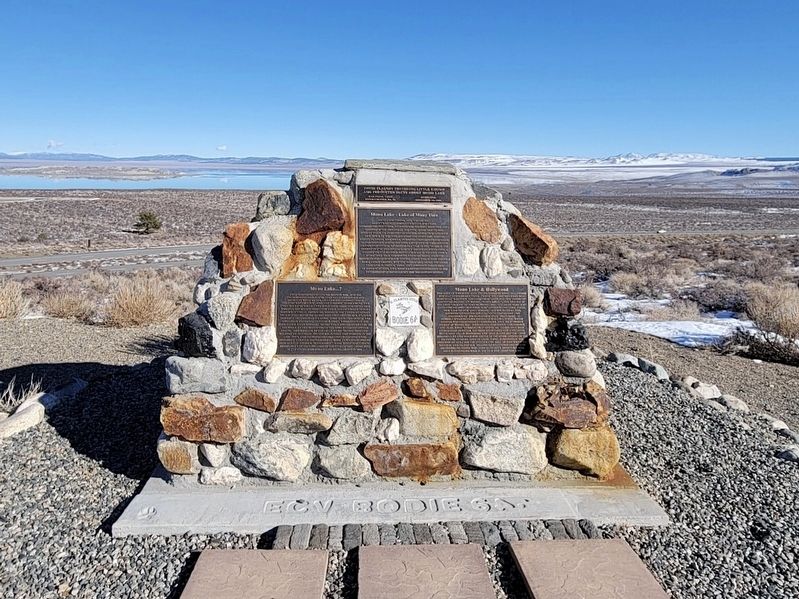 Mono Lake Markers image. Click for full size.