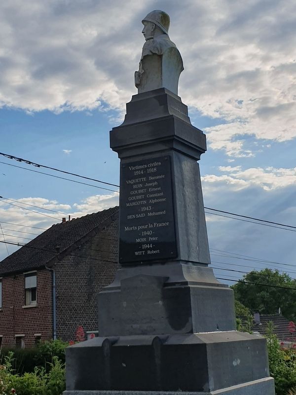 Authuille War Memorial image. Click for full size.