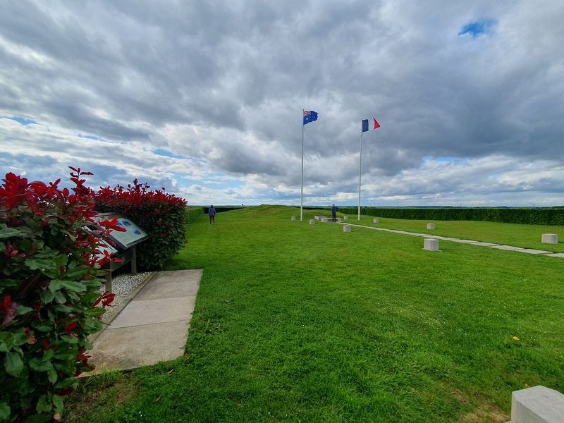 Pozi�res Ridge Marker image. Click for full size.