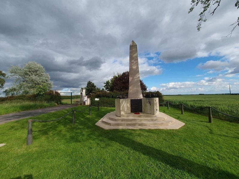 The Tank Corps Memorial and Marker image. Click for full size.
