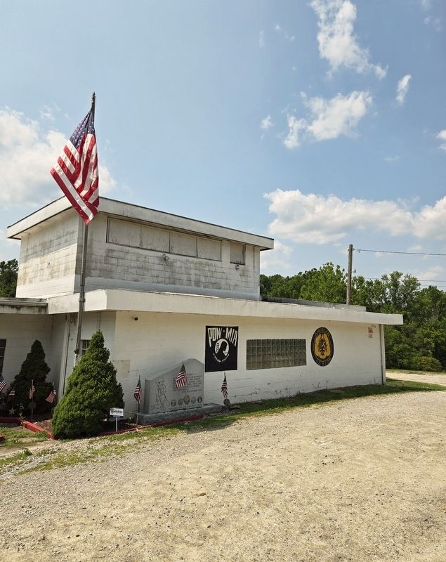 Darragh Veterans Memorial image. Click for full size.