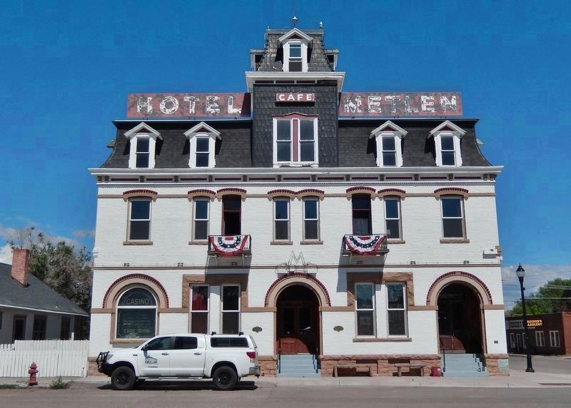 Hotel Metlen (<i>southeast/front elevation</i>) image. Click for full size.