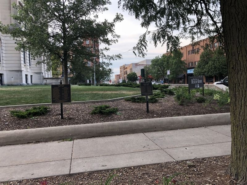 McLean County Korean War Memorial image. Click for full size.