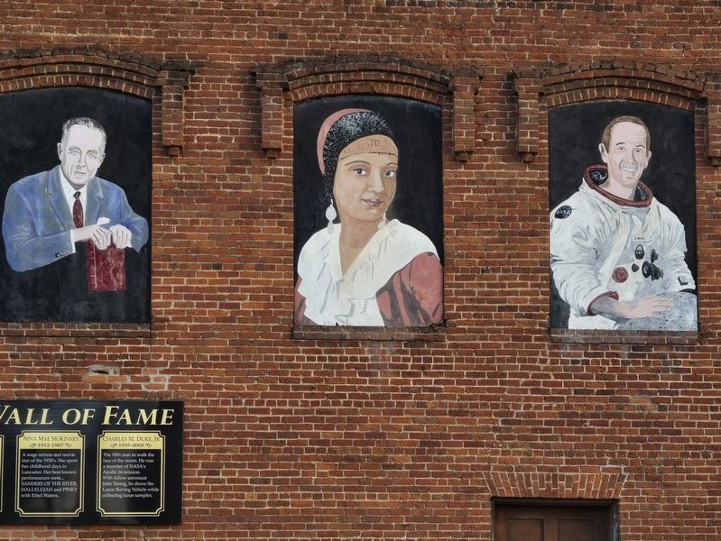 Closeup portraits right side image. Click for full size.