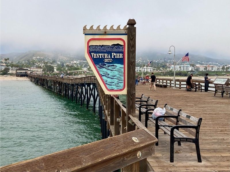 Ventura Pier image. Click for full size.