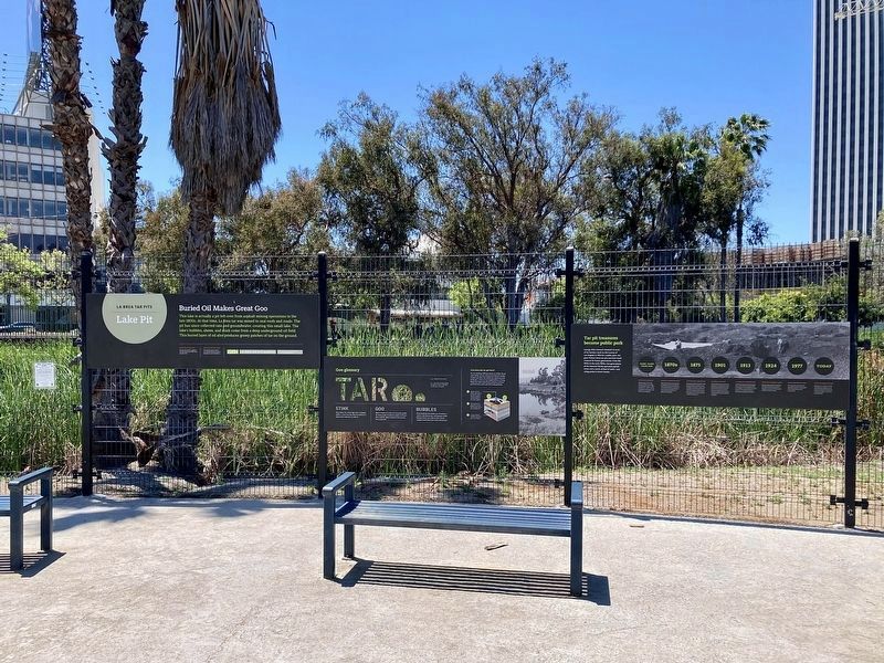 La Brea Tar Pits Marker image. Click for full size.