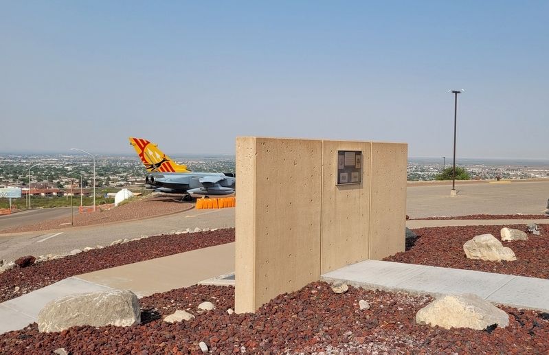 The view of the LA 2,000,000 Marker at the parking lot to the museum image. Click for full size.