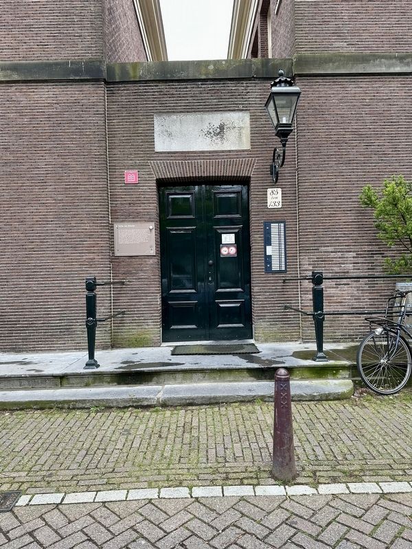 Hofje van Brienen Marker - wide view image. Click for full size.