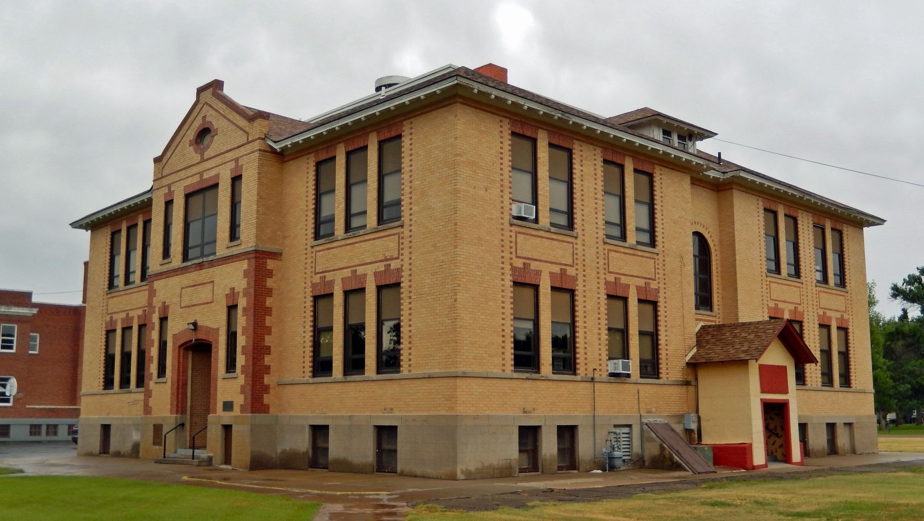 Grandey School (<i>northwest elevation</i>). Click for full size. Grandey School (<i>northwest elevation</i>) image. Click for full size.