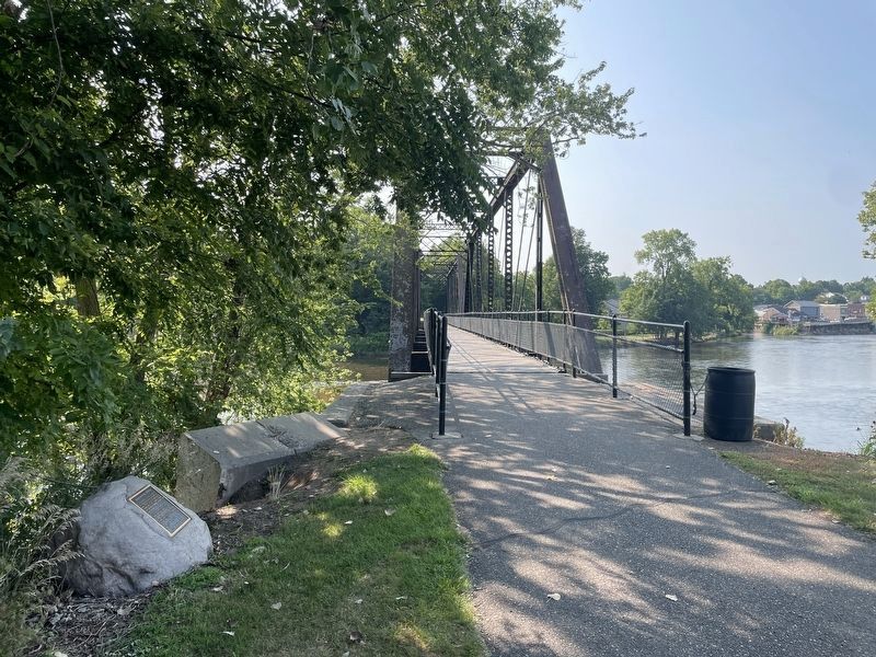 Railroad River Crossing Marker at the north end of the bridge. Click for full size. Railroad River Crossing Marker at the north end of the bridge image. Click for full size.