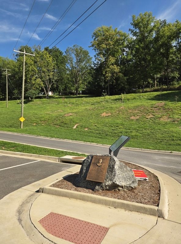 Saunders Fields Marker image. Click for full size.