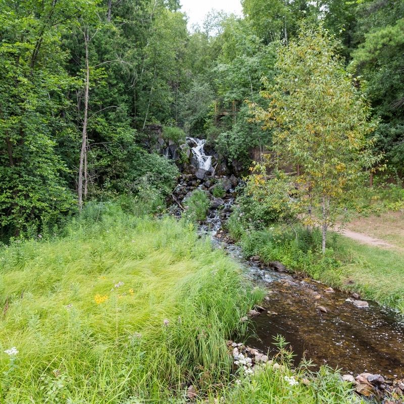 Fumee Falls image. Click for full size.