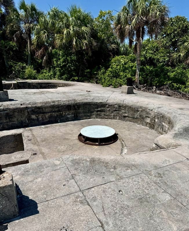 One of two 3 inch gun mounts at Battery Mellon. Click for full size. One of two 3 inch gun mounts at Battery Mellon image. Click for full size.