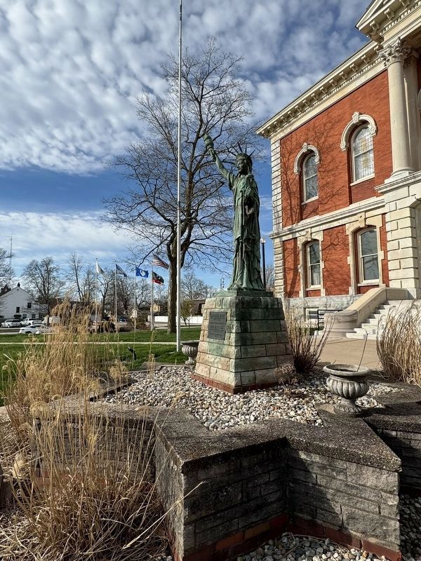 Statue of Liberty in front of Marshall County Courthouse. Click for full size. Statue of Liberty in front of Marshall County Courthouse image. Click for full size.
